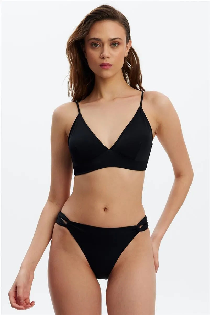 MM8511 Toparlayıcı Üçgen Üst - Siyah