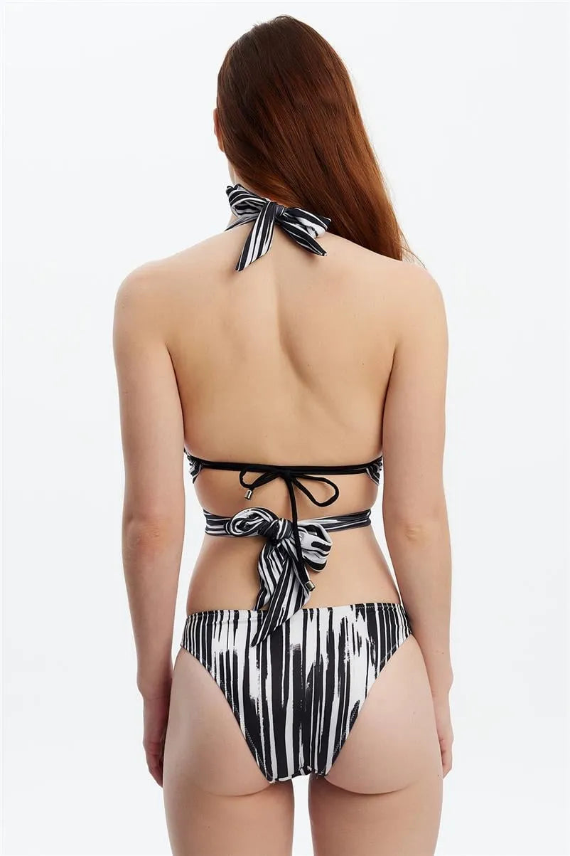 B1649 Geniş Üçgen Bikini Takım - Beyaz
