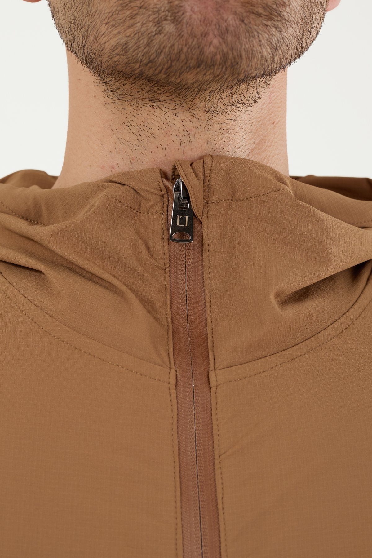 W864 Kapüşonlu Koşucu Üst