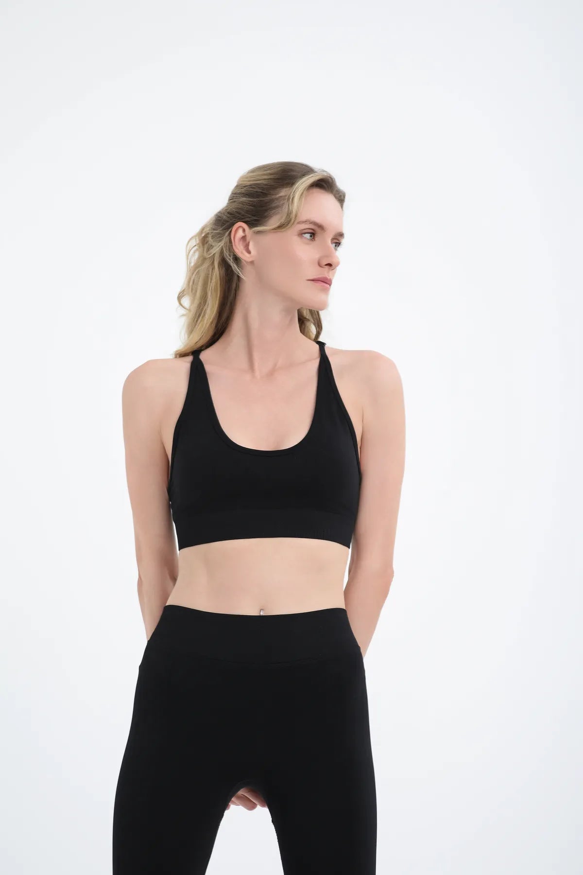 Seamless Çapraz Askılı Spor Bra - Siyah