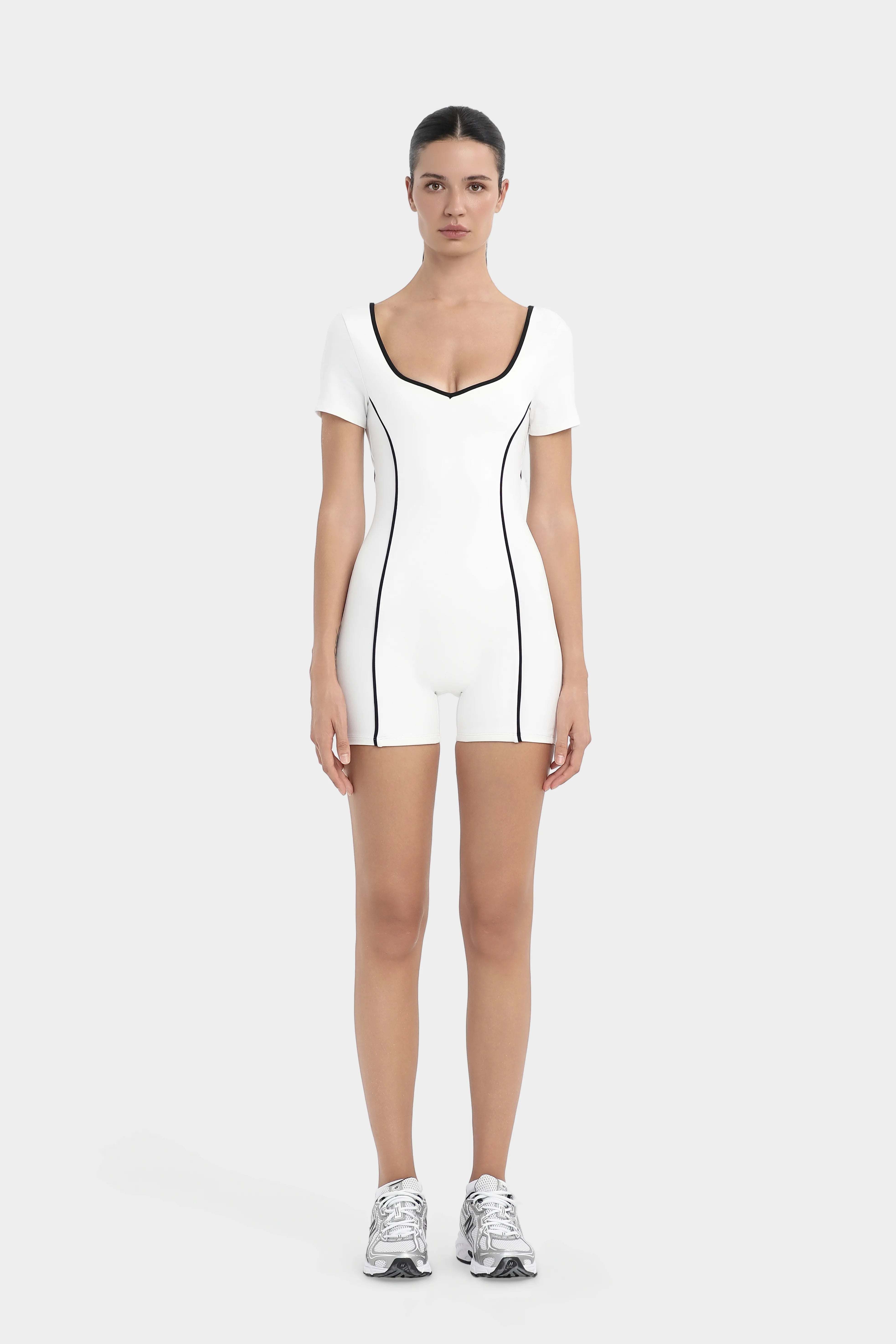 Kontrast Dikişli Kısa Spor Tulum - Beyaz