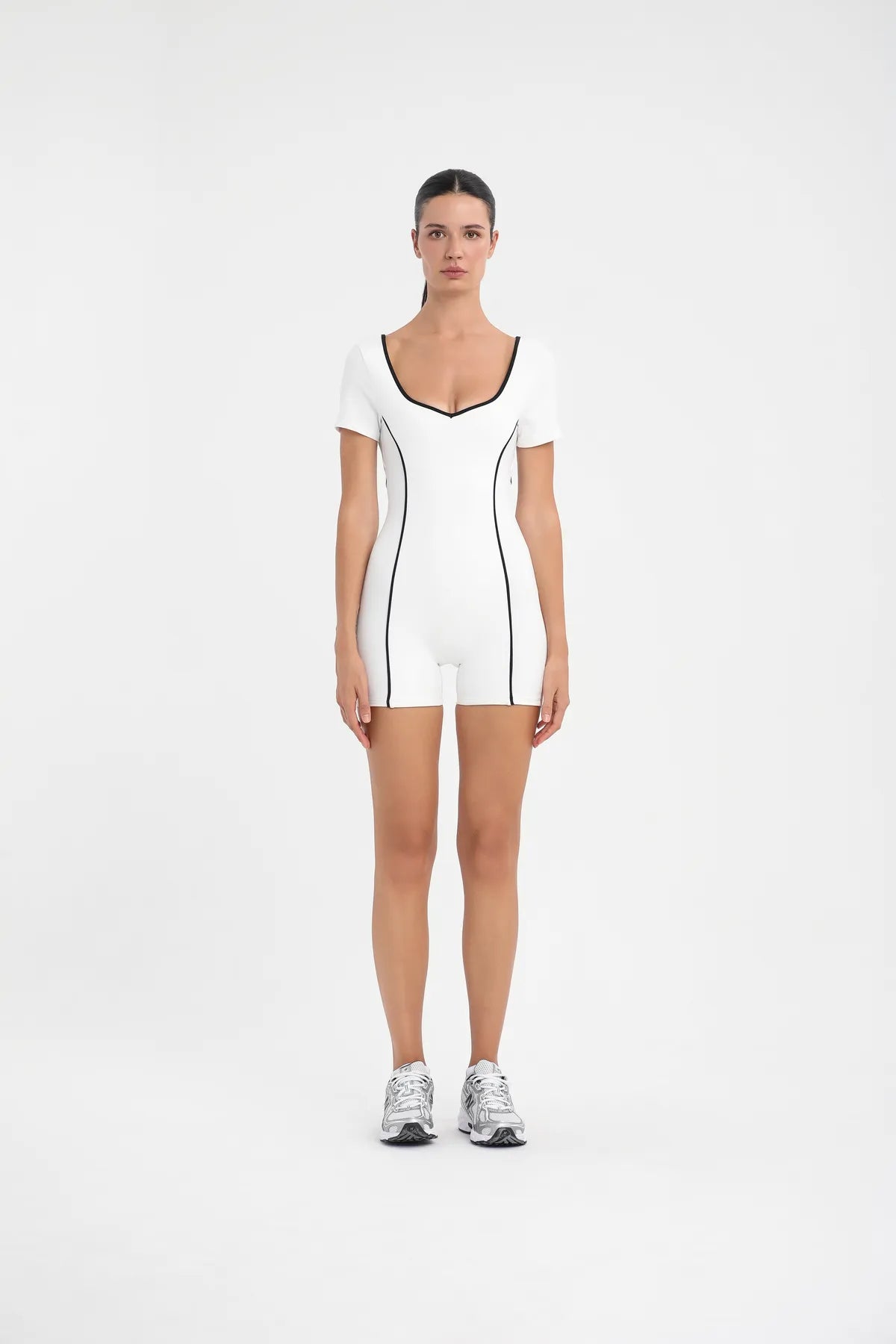 Kontrast Dikişli Kısa Spor Tulum - Beyaz