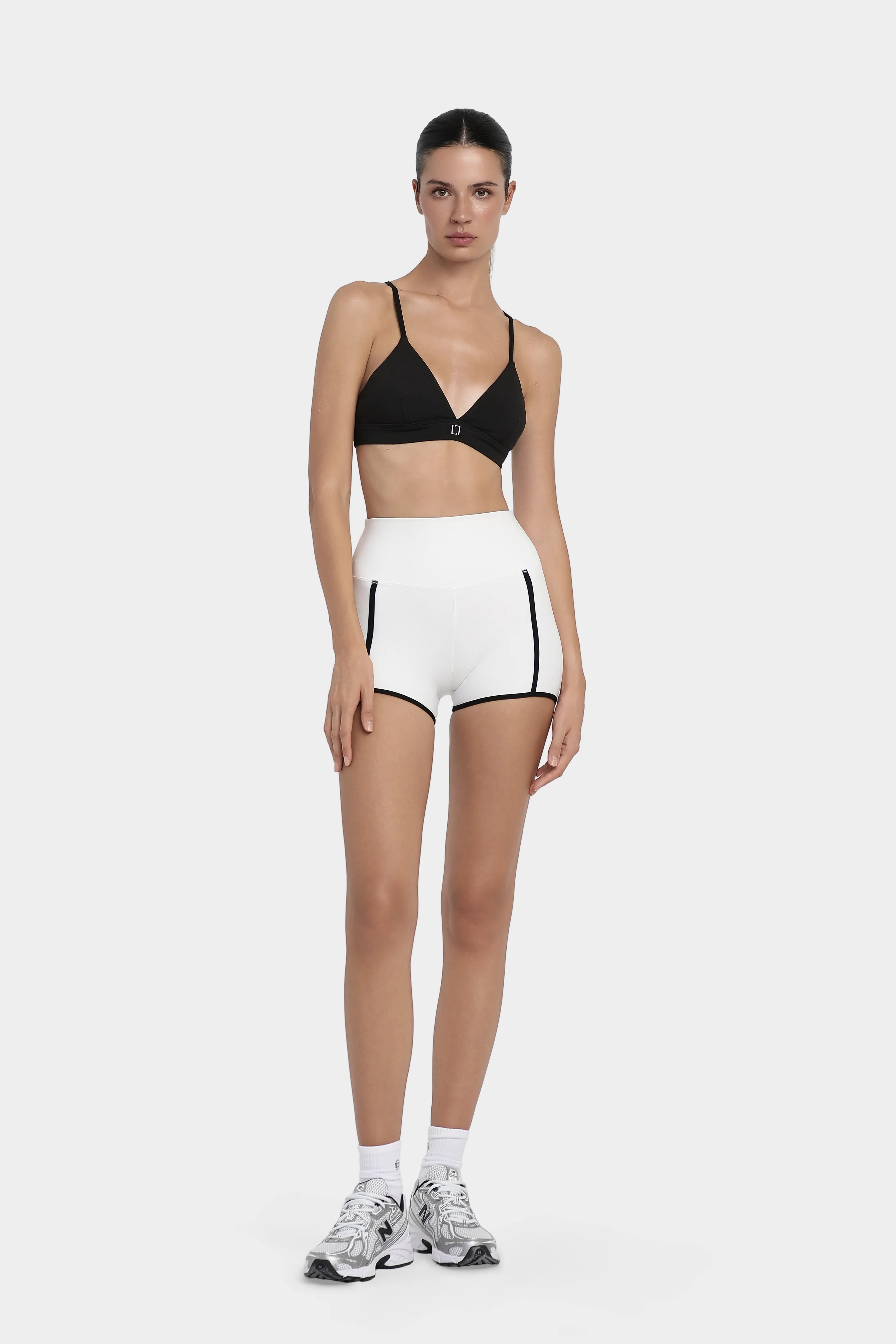 Üçgen Kesim İnce Askılı Spor Bra - Siyah