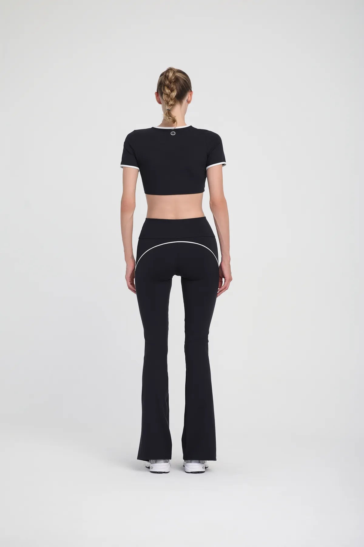 Beyaz Biyeli Kısa Kollu Crop Üst - Lacivert