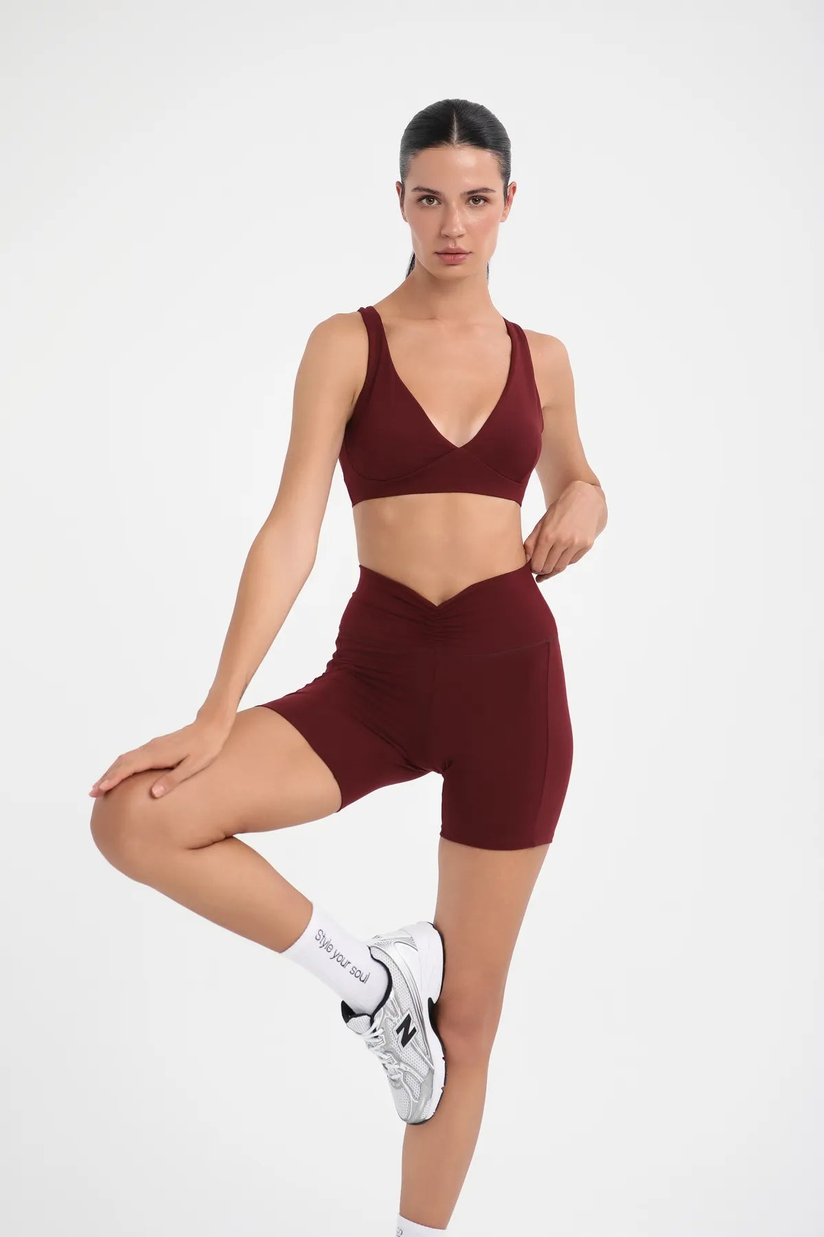 Büzgü Detaylı Yüksek Bel Spor Şort - Bordo