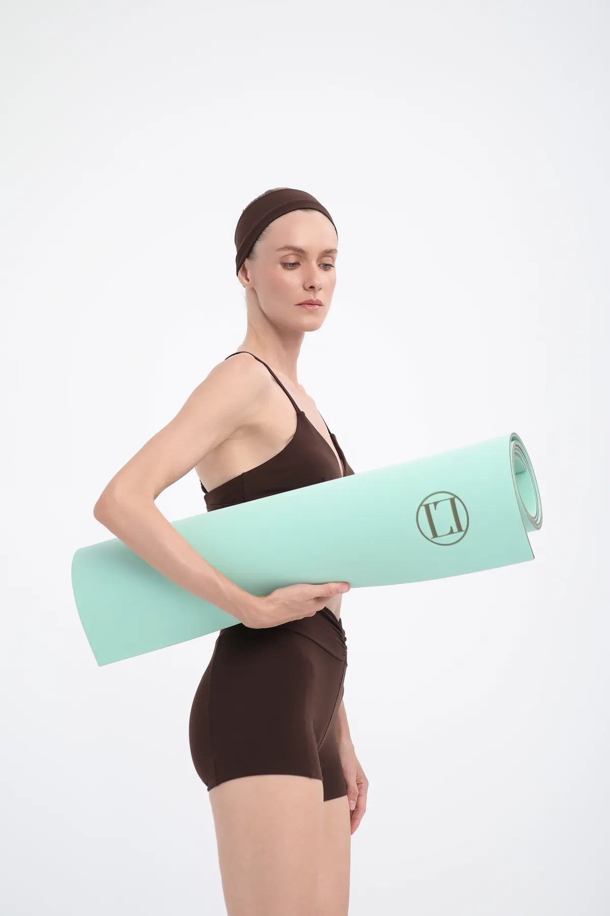 Büzgü Detaylı Yüksek Bel Spor Şort - Kahverengi