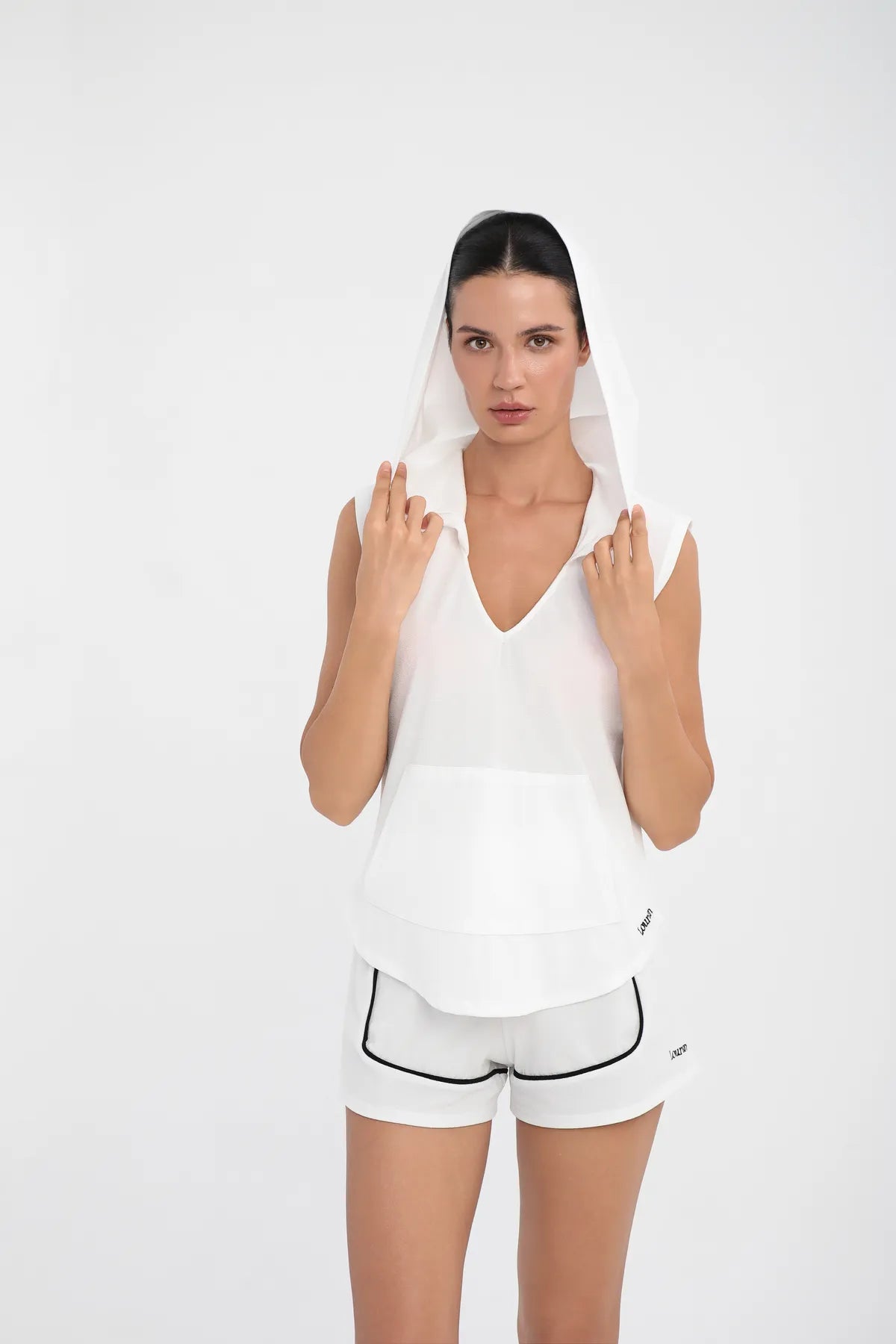 Kapüşonlu Kolsuz Spor Üst - Beyaz