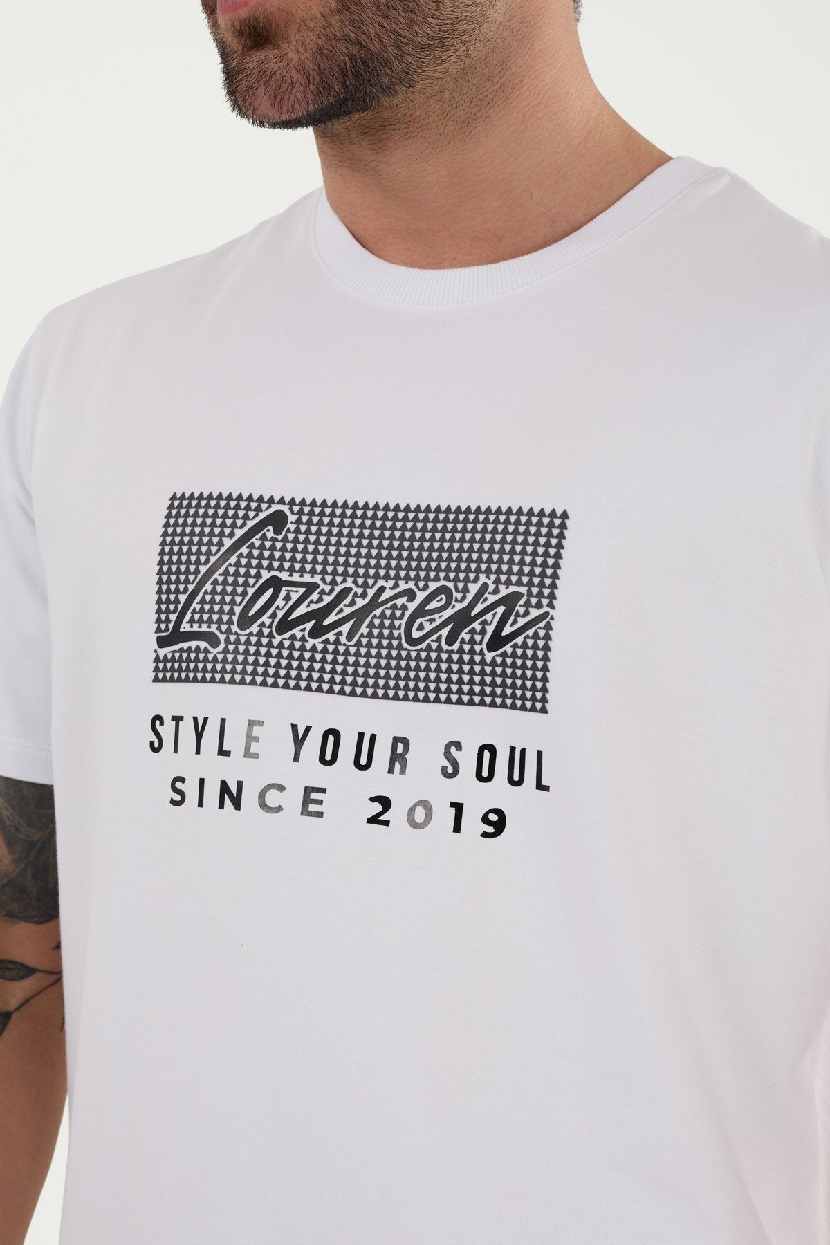 #renk_beyazkarelouren