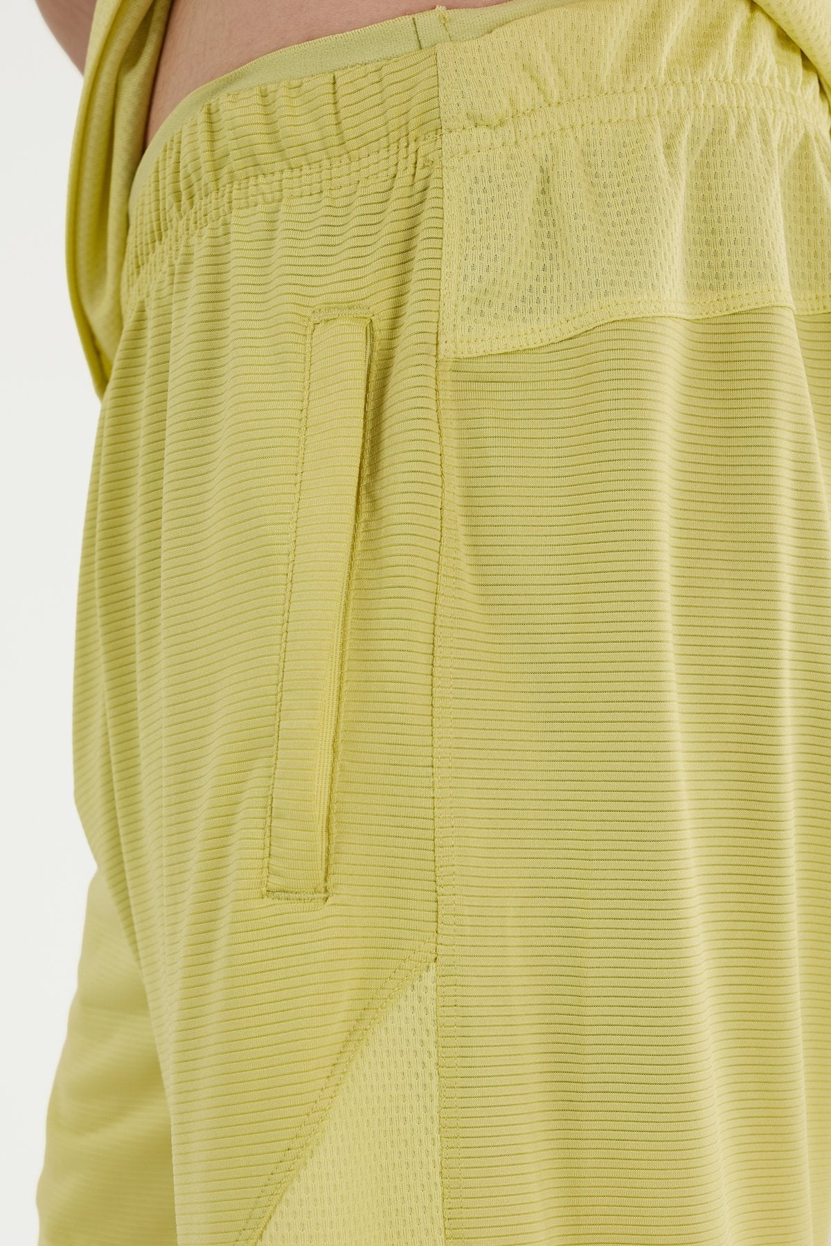 W858 Nefes Alan Şort