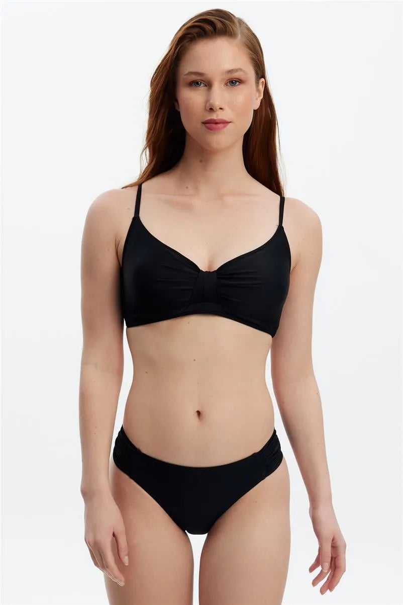 MM8503 Toparlayıcı Luplu Bikini Üst - Siyah