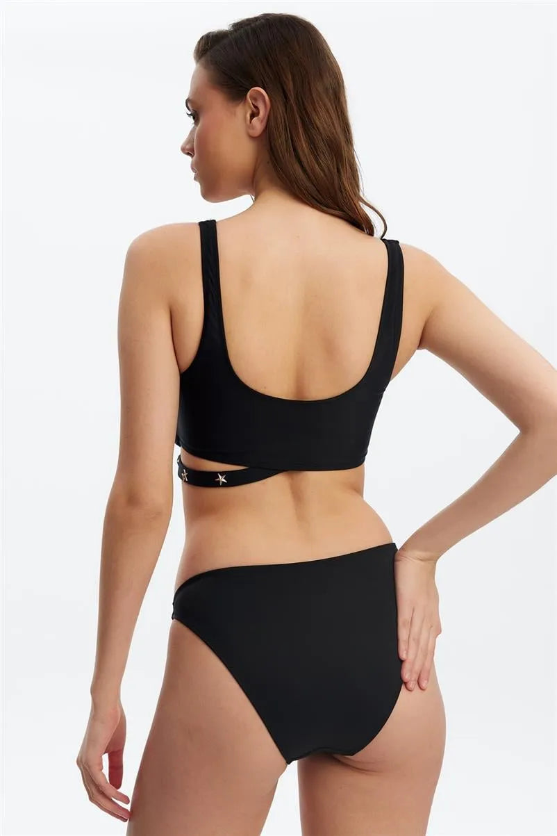 Kare Yaka Yıldız Zımbalı Sporcu Bikini Takımı – Siyah