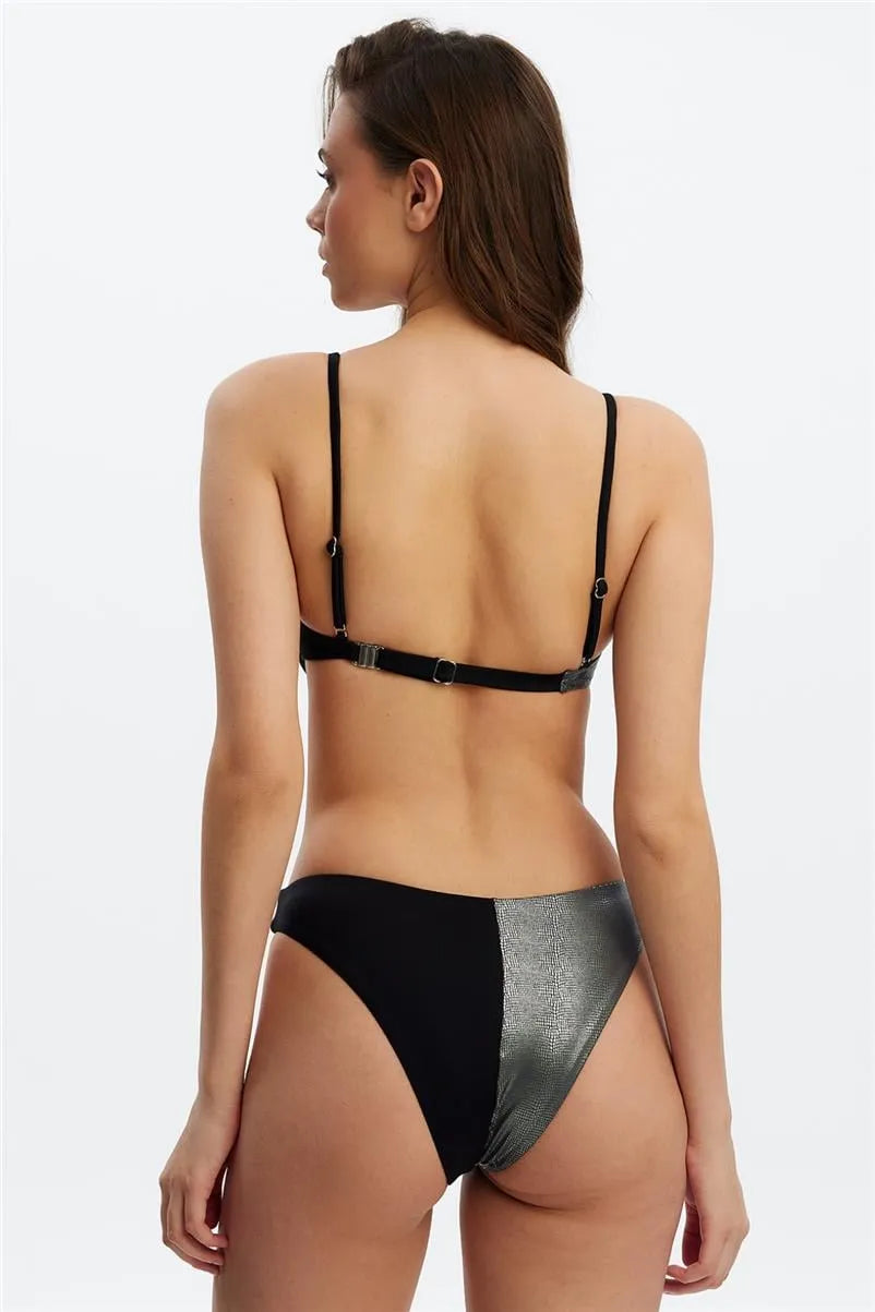 V Telli Zincir Detaylı Siyah Bikini Takımı