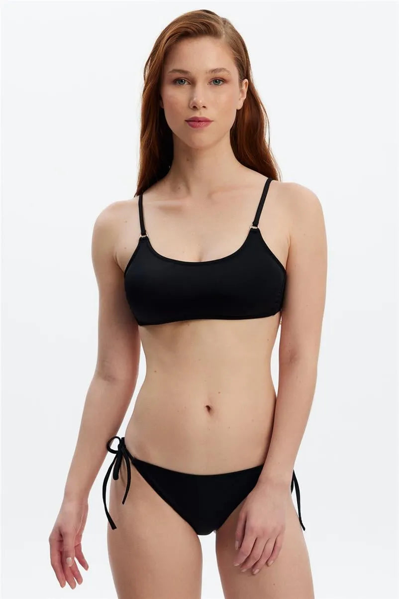 Sporcu Kesim Arkadan Bağlamalı Bikini Üstü - Siyah