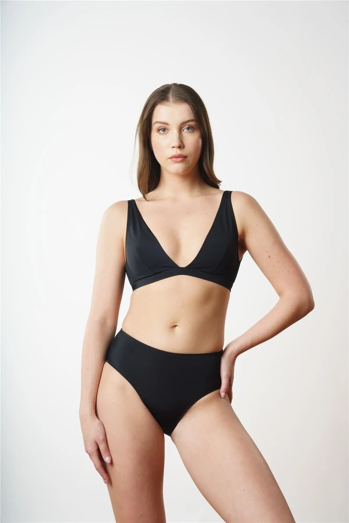 B1844 Geniş Üçgen Bikini Takımı - Siyah