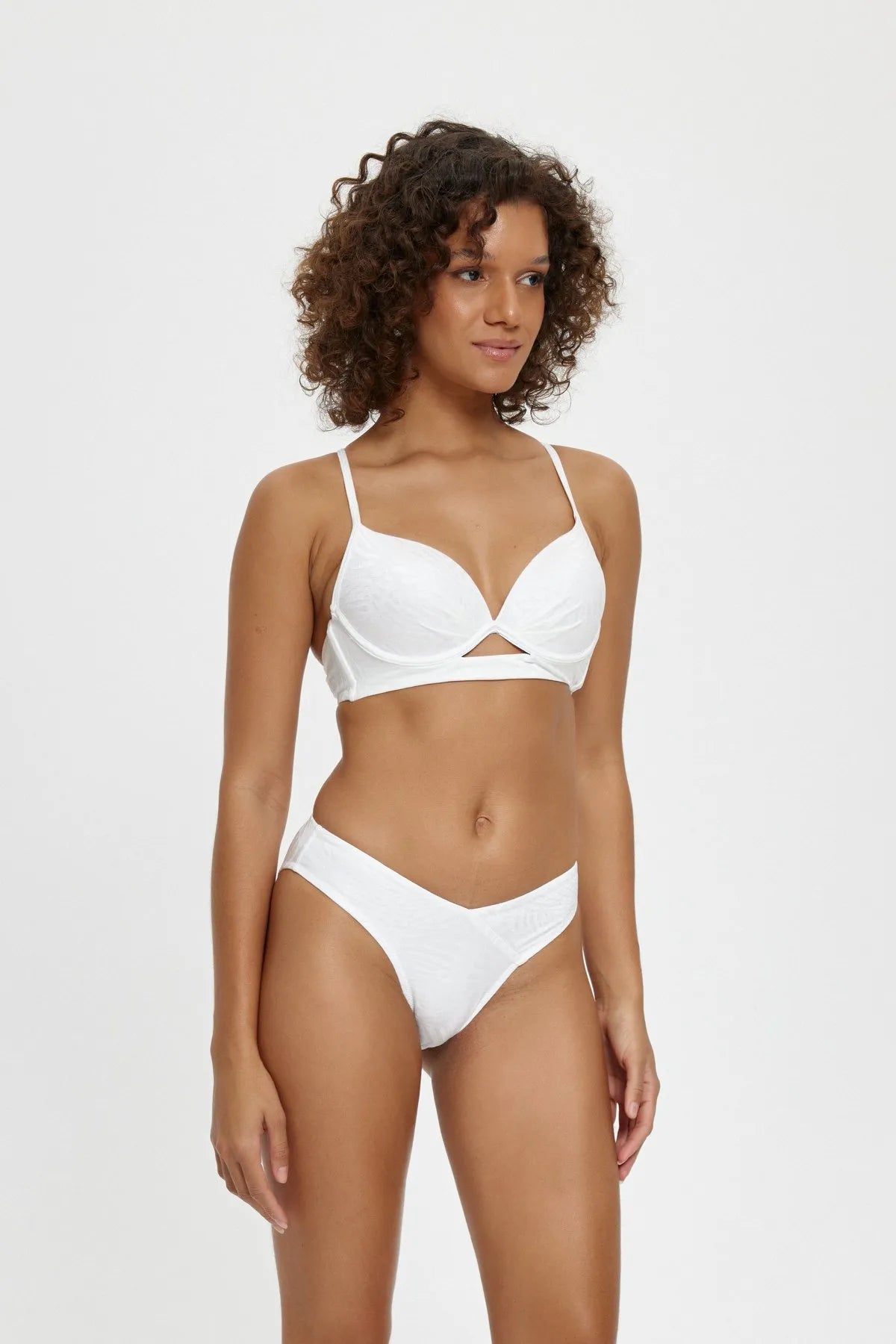LB1986 Yarın Destekli Bikini Takımı - Beyaz