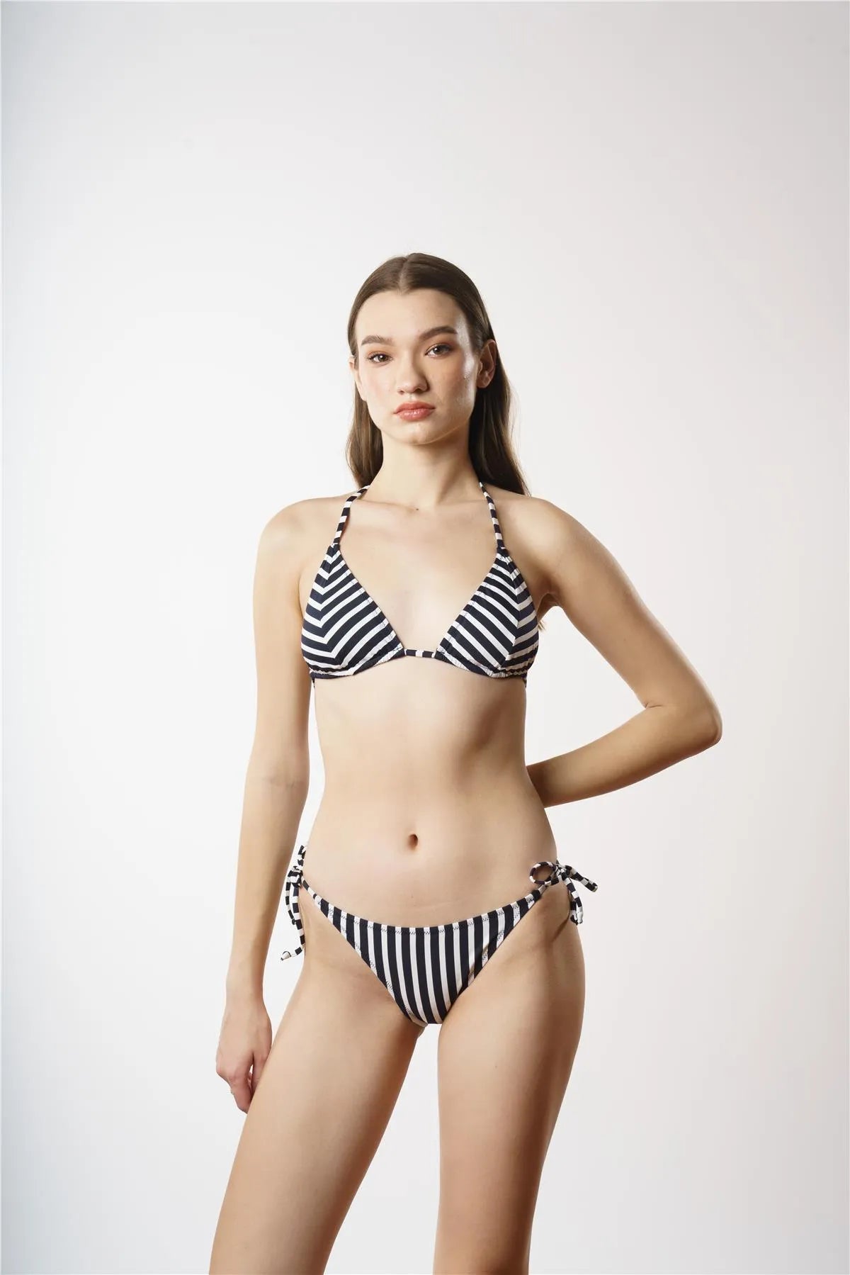B1921 Üçgen Bikini - Siyah