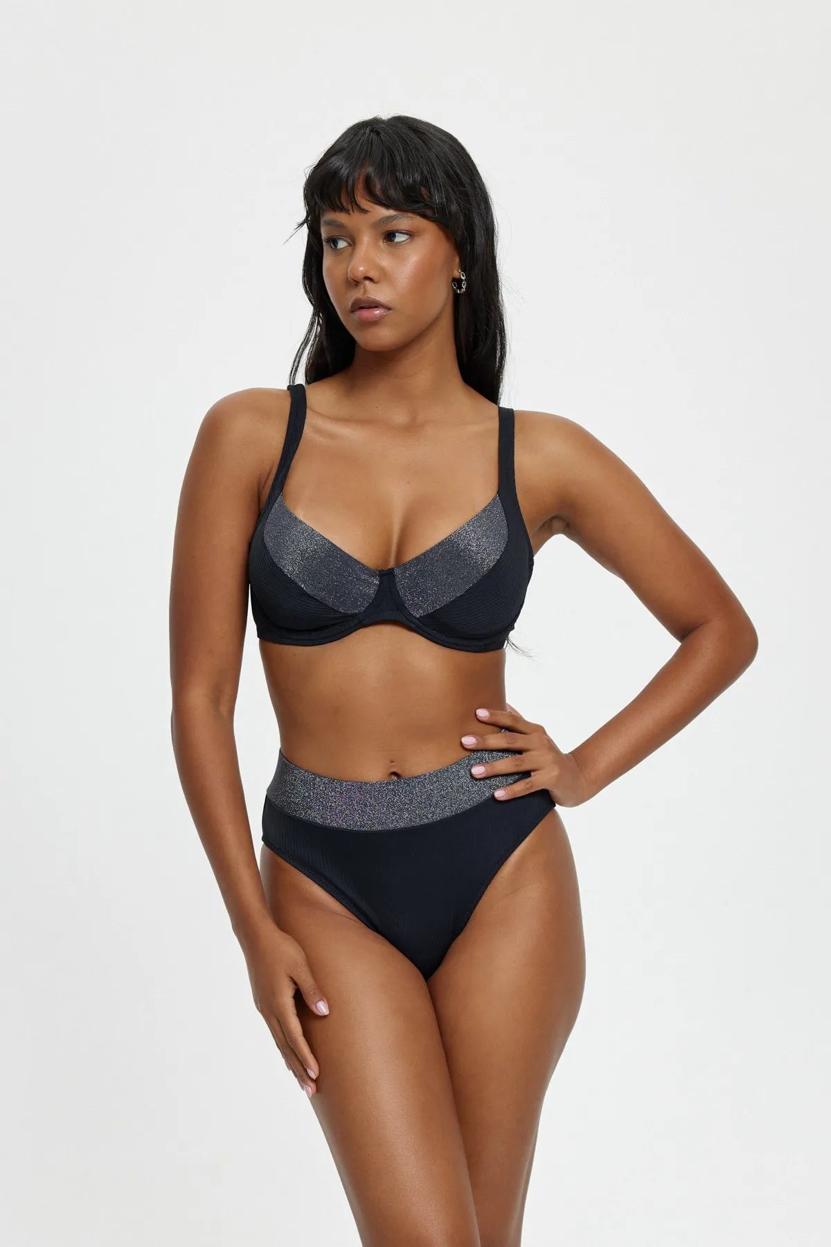 B11067 Toparlayıcı Sim Detaylı Telli Bikini Takımı - Siyah