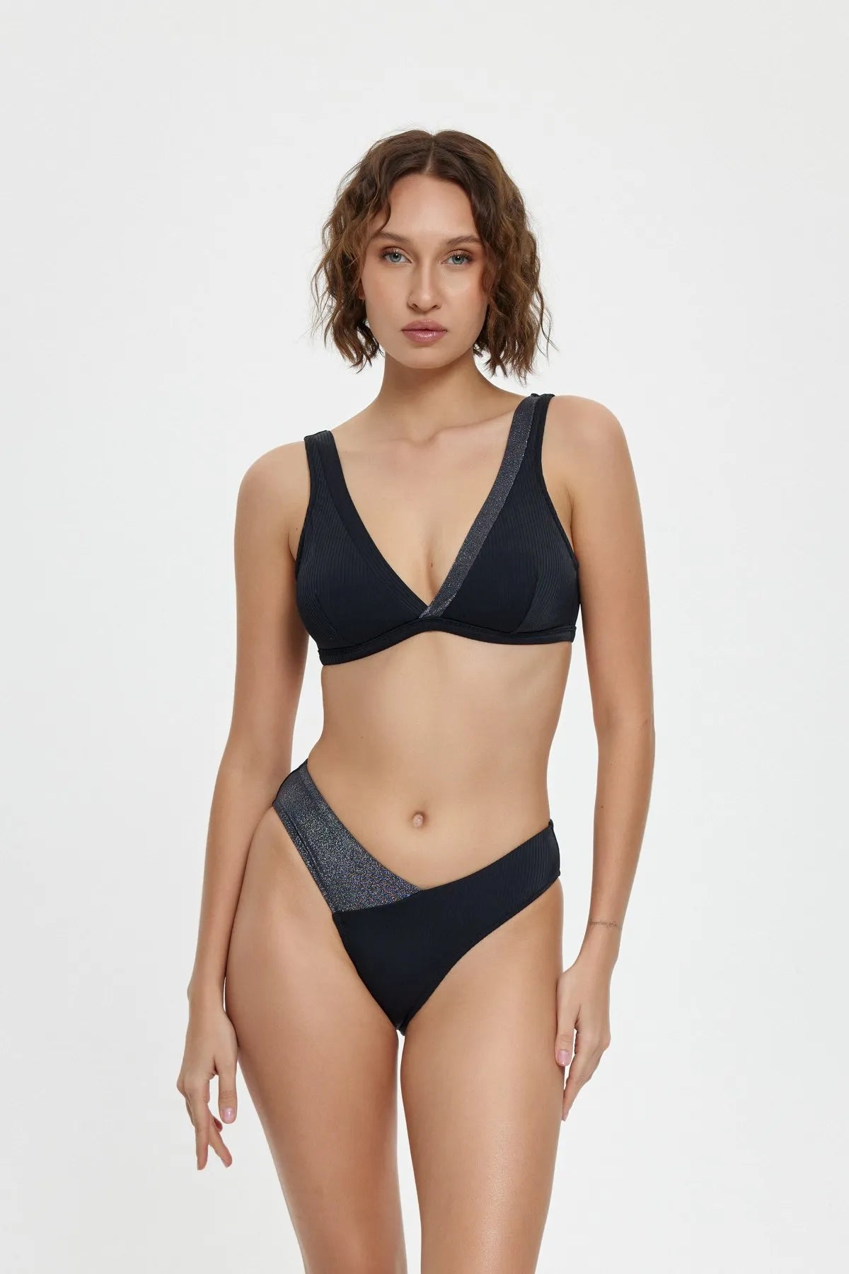 B11069 Uzun Üçgen Bikini Takımı - Siyah