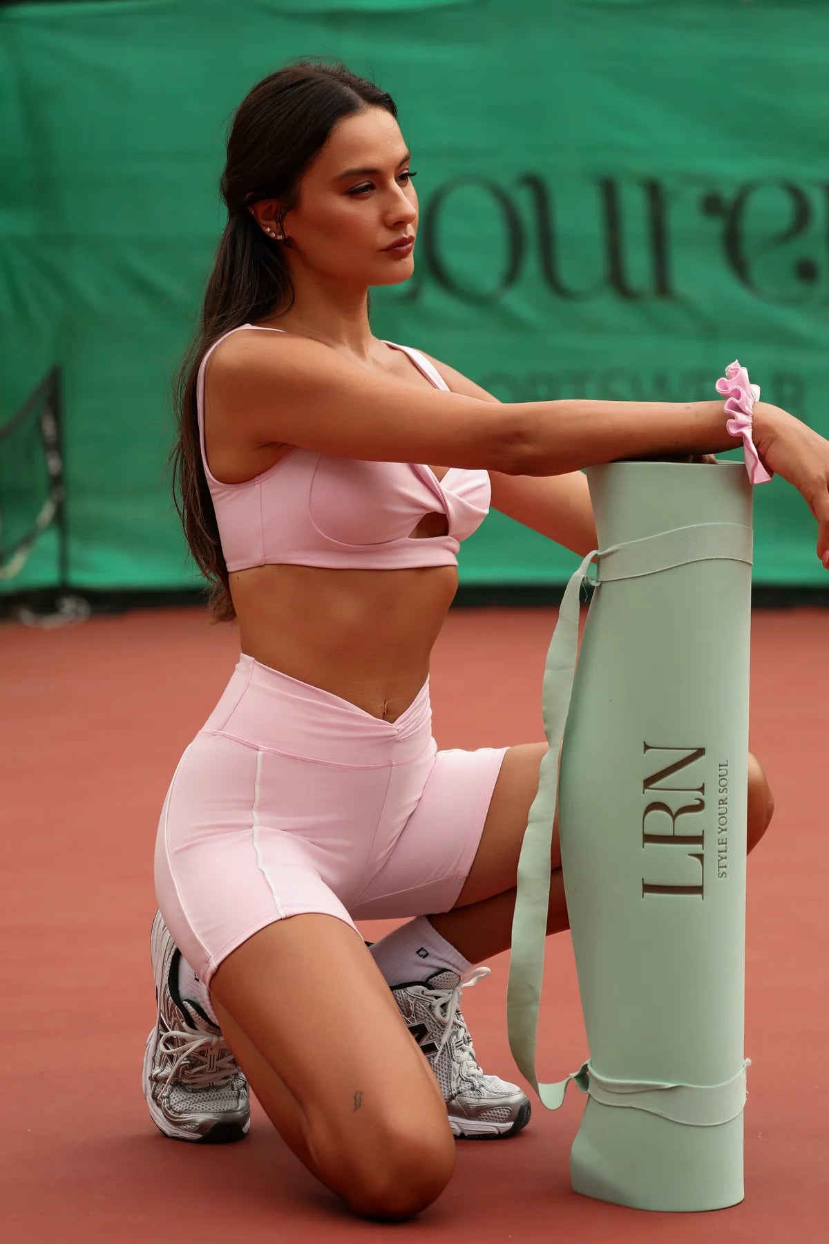 Dikiş Detaylı Kısa Spor Tayt - Pembe