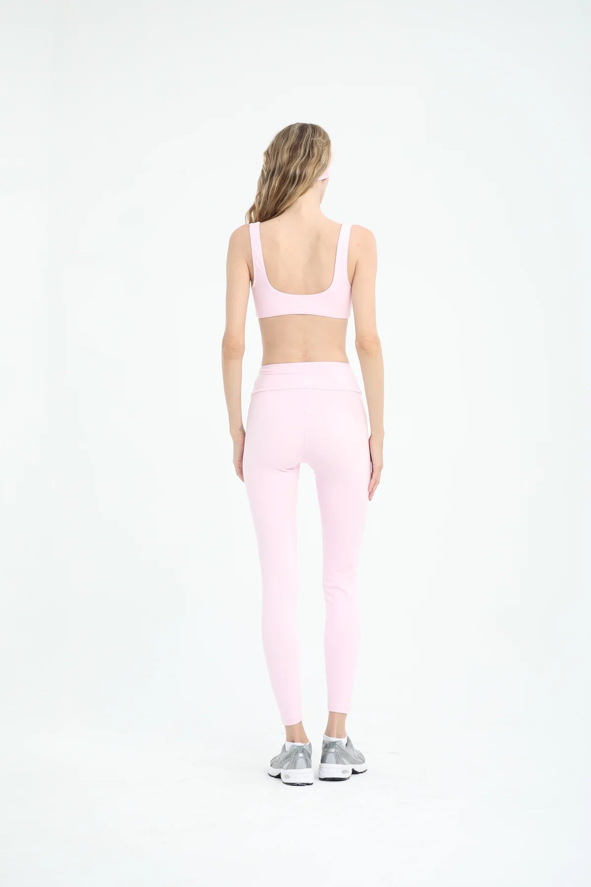 Göğüs Detaylı Kare Yaka Görünümlü Spor Bra - Pembe