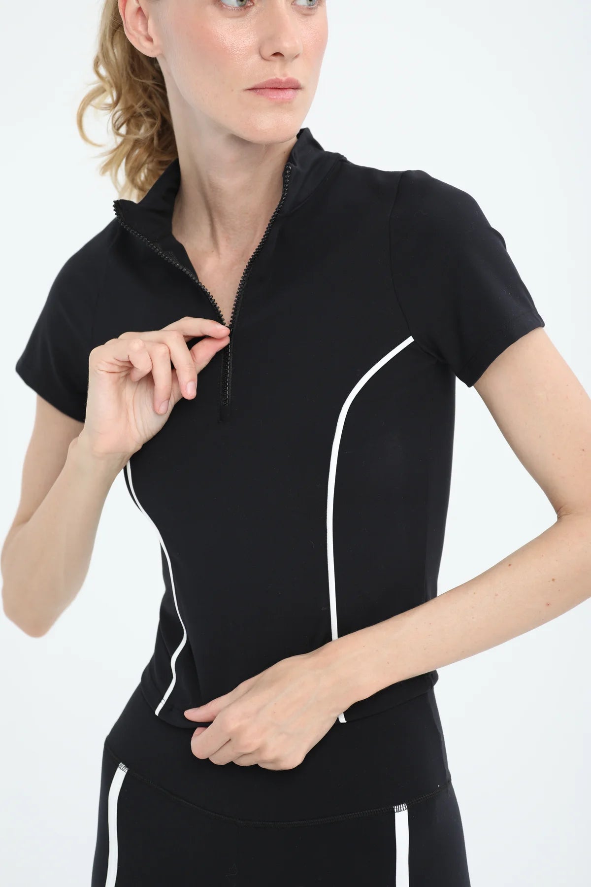 Fermuarlı Kontrast Dikişli Spor Body - Siyah